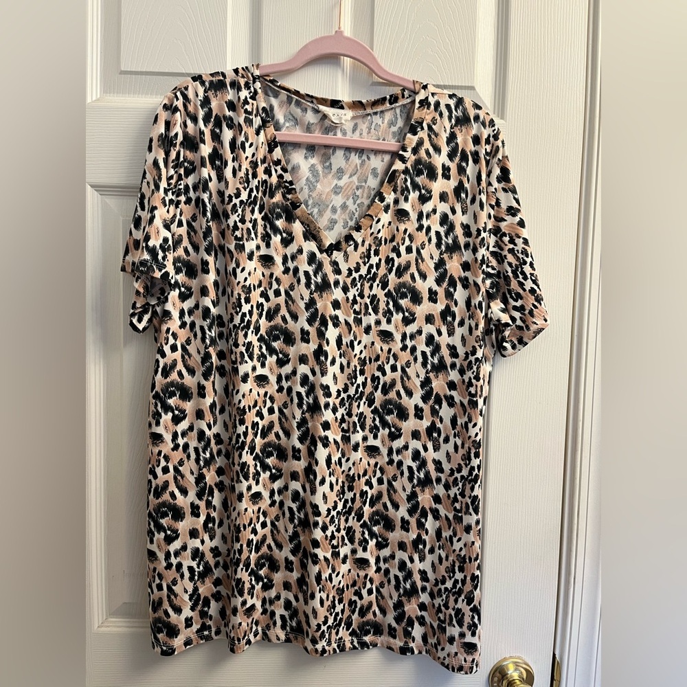 Ninexis Women’s Animal Print V-Neck Women's Top 2x